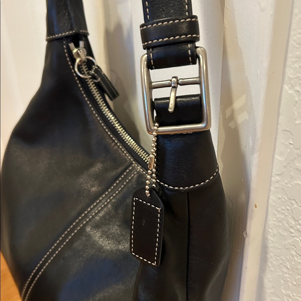 Coach Black Leather Women's Bag - Picture 3 of 6